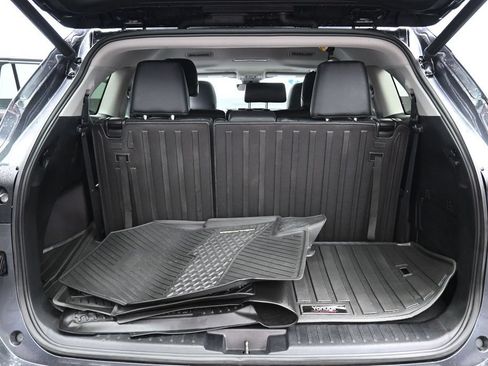 Used 2023 Toyota Highlander L AWD/4WD image 32