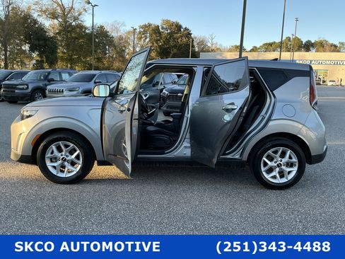 Used 2024 Kia Soul LX w/ Option Group 015 image 31