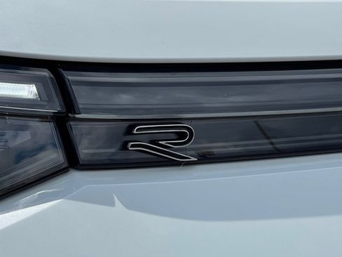 Used 2025 Volkswagen Tiguan SE R-Line AWD/4WD image 34