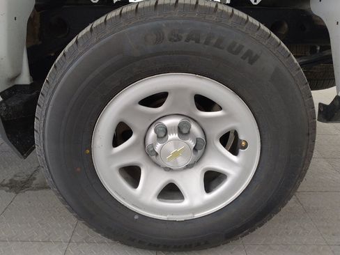 Used 2019 Chevrolet Silverado 1500 W/T w/ WT Convenience Package AWD/4WD image 31