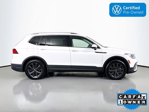 Certified 2022 Volkswagen Tiguan SE w/ Panoramic Sunroof Package image 8