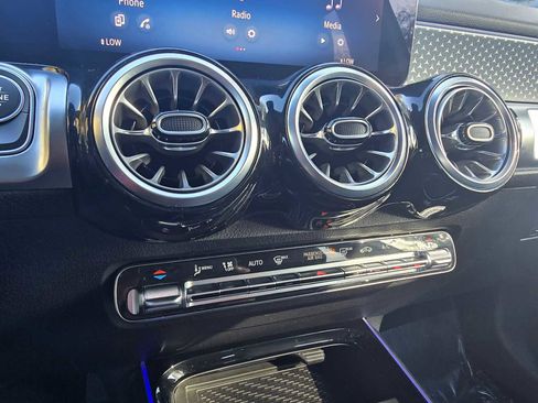 Used 2025 Mercedes-Benz GLB 250 GLB 250 image 31