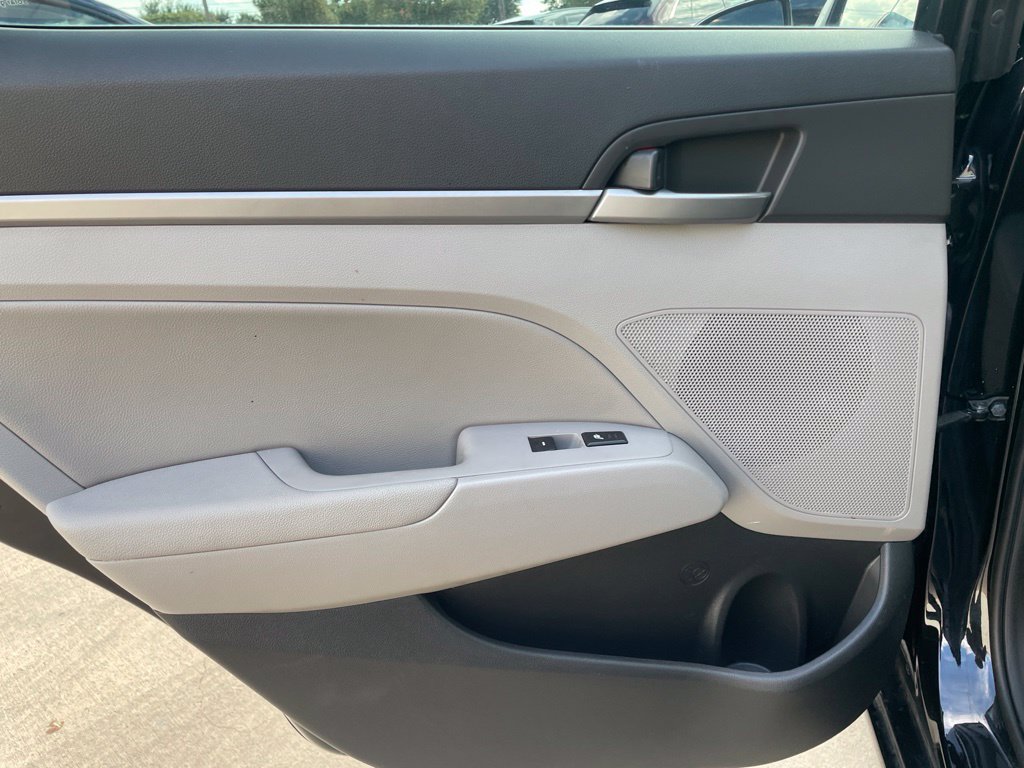 Used 2017 Hyundai Elantra Limited w/ Limited Ultimate Package 05 FWD image 19