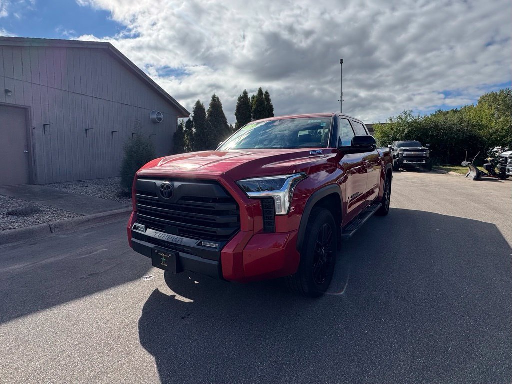Used 2026 Toyota Tundra Limited AWD/4WD image 2