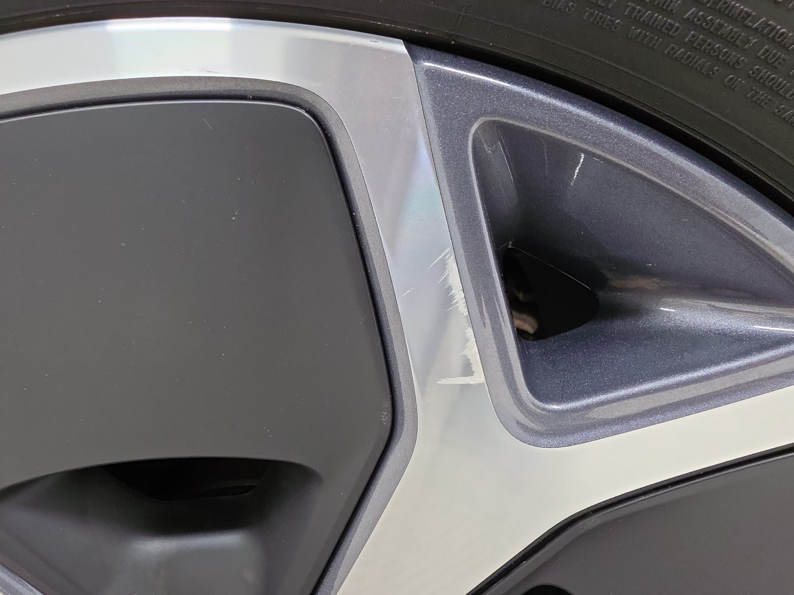 Used 2022 Rivian R1T Adventure AWD/4WD image 39