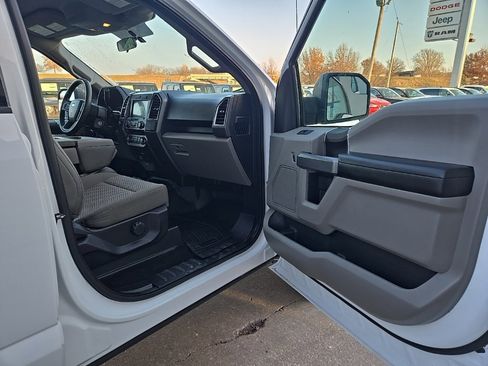 Used 2015 Ford F150 XLT image 69