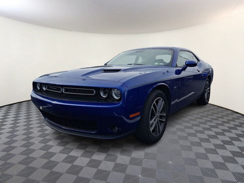 Used 2018 Dodge Challenger GT image 3