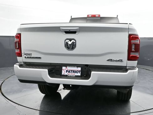 Used 2024 RAM 2500 Laramie AWD/4WD image 2