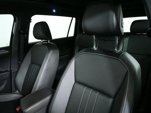 Used 2022 Volkswagen Tiguan SE R-Line FWD image 5