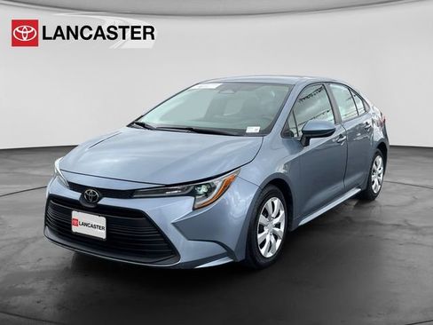 Used 2023 Toyota Corolla LE image 3