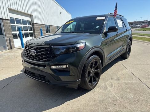 Certified 2023 Ford Explorer ST-Line image 3