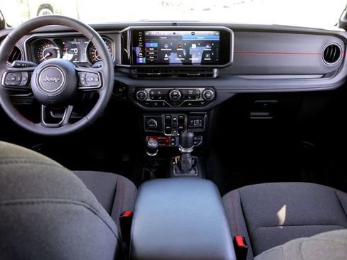 Used 2024 Jeep Gladiator Rubicon w/ Convenience Group AWD/4WD image 26