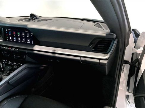 Used 2025 Porsche 911 Carrera image 23