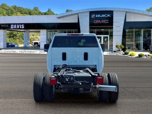 New 2026 GMC Sierra 3500 SLE w/ SLE Convenience Package AWD/4WD image 5