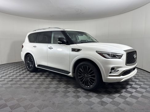 Used 2024 INFINITI QX80 Premium Select w/ All-Season Package RWD image 7