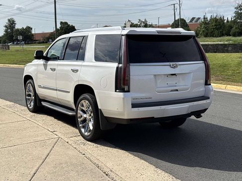 Used 2019 Cadillac Escalade Premium Luxury AWD/4WD image 23