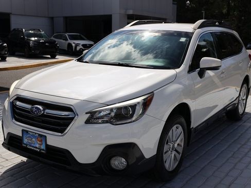 Used 2018 Subaru Outback 2.5i Premium image 1