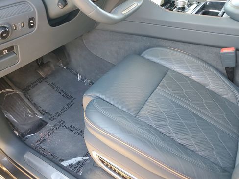 Used 2023 Jeep Grand Wagoneer Series III w/ Quick Order Packagew 28T image 26