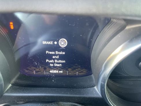 Used 2022 Jeep Wrangler Unlimited Sahara image 7