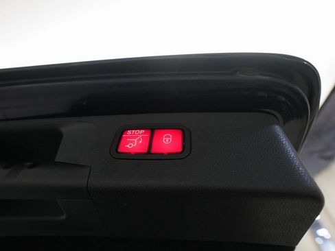 Used 2020 Mercedes-Benz E 450 4MATIC Wagon image 13