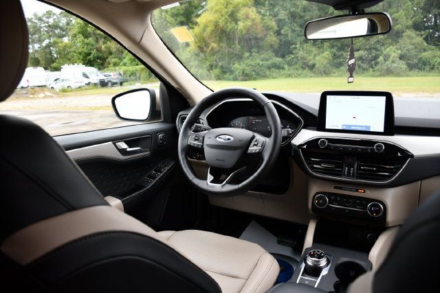 Used 2020 Ford Escape SEL AWD/4WD image 25
