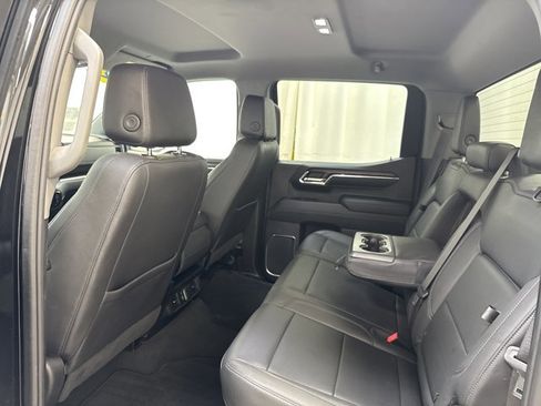 Used 2024 GMC Sierra 1500 SLT image 14