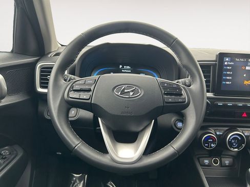 Certified 2025 Hyundai Venue SEL image 14