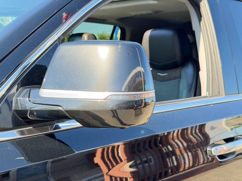 Used 2018 Cadillac Escalade Luxury AWD/4WD image 98