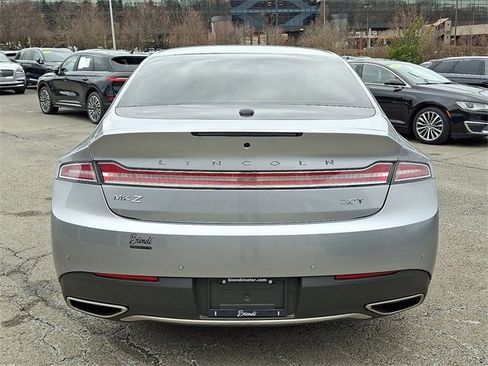 Used 2020 Lincoln MKZ image 5