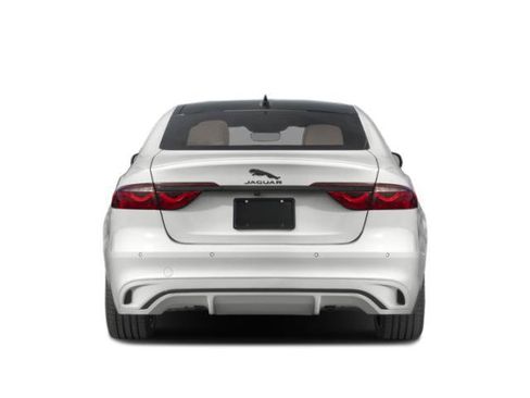 Used 2024 Jaguar XF R-Dynamic SE RWD image 5