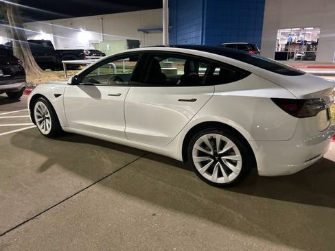 Used 2022 Tesla Model 3 Long Range AWD/4WD image 3