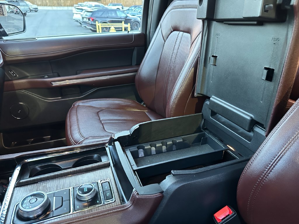Used 2023 Ford Expedition Limited AWD/4WD image 20