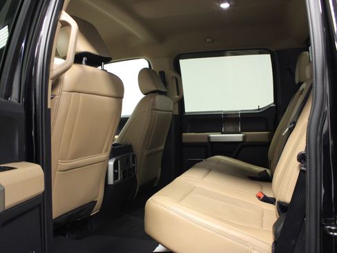 Used 2022 Ford F350 Lariat w/ Chrome Package image 13