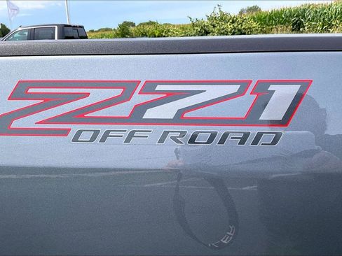 Used 2022 Chevrolet Colorado Z71 AWD/4WD image 9