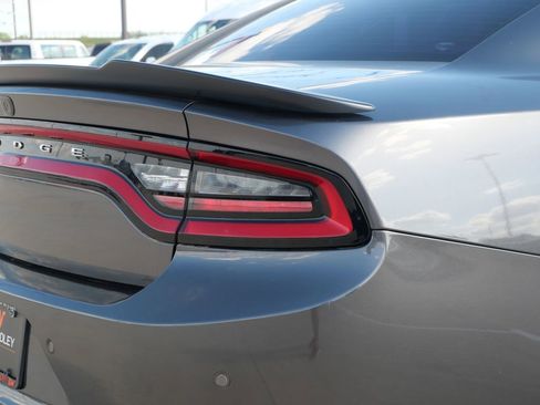 Used 2018 Dodge Charger SXT w/ Blacktop Package image 9