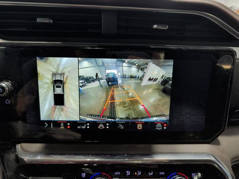 Used 2025 GMC Sierra 2500 Denali w/ Denali Reserve Package AWD/4WD image 14