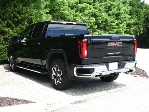 Used 2023 GMC Sierra 1500 SLT w/ SLT Premium Package AWD/4WD image 5