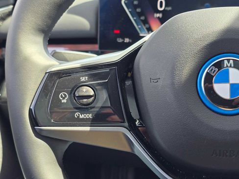 Used 2026 BMW i5 eDrive40 AWD/4WD image 32