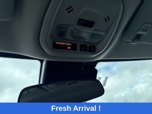 Used 2025 Chevrolet Trax LT w/ LT Convenience Package image 10