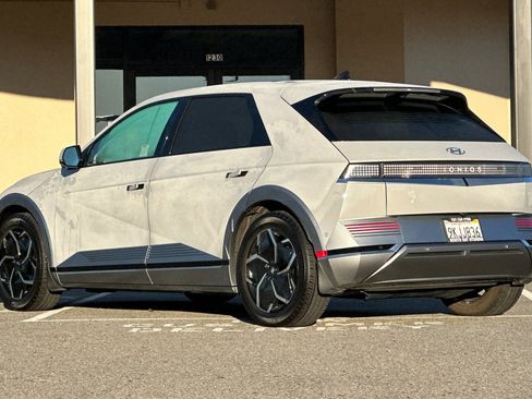 Used 2024 Hyundai Ioniq 5 Limited image 6