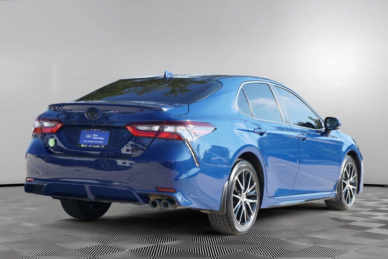 Used 2024 Toyota Camry SE FWD image 5