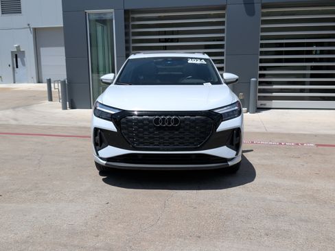 Certified 2024 Audi Q4 e-tron Premium Plus AWD/4WD image 3