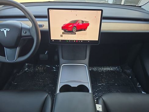 Used 2025 Tesla Model Y Long Range RWD image 11