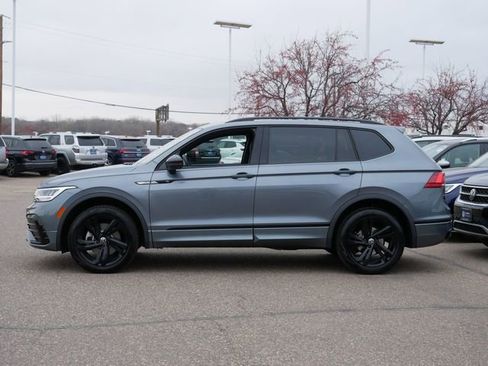 Certified 2024 Volkswagen Tiguan SE R-Line image 4