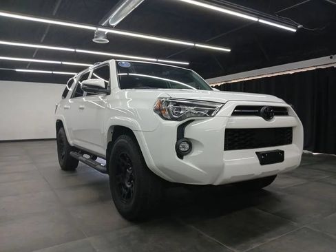 Used 2021 Toyota 4Runner SR5 Premium w/ Moonroof Package RWD image 45
