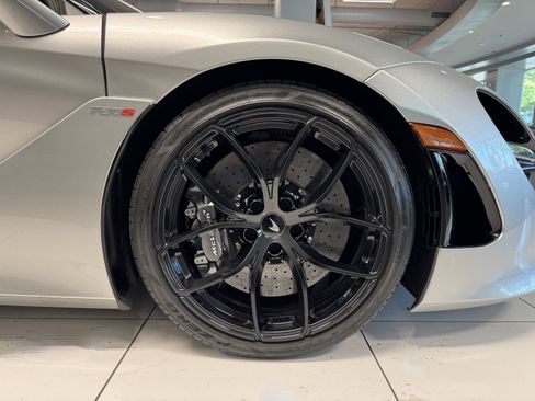 Used 2022 McLaren 720S Performance image 17