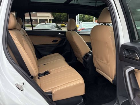 Certified 2024 Volkswagen Tiguan SE R-Line AWD/4WD image 10