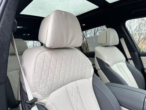 New 2026 BMW X7 xDrive40i w/ Executive Package image 28