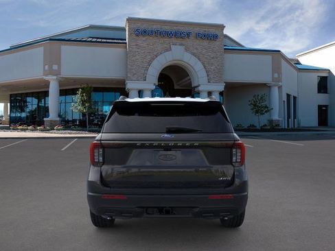 New 2026 Ford Explorer Active image 5