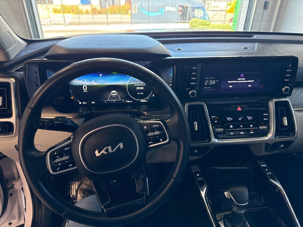 Certified 2023 Kia Sorento SX AWD/4WD image 24